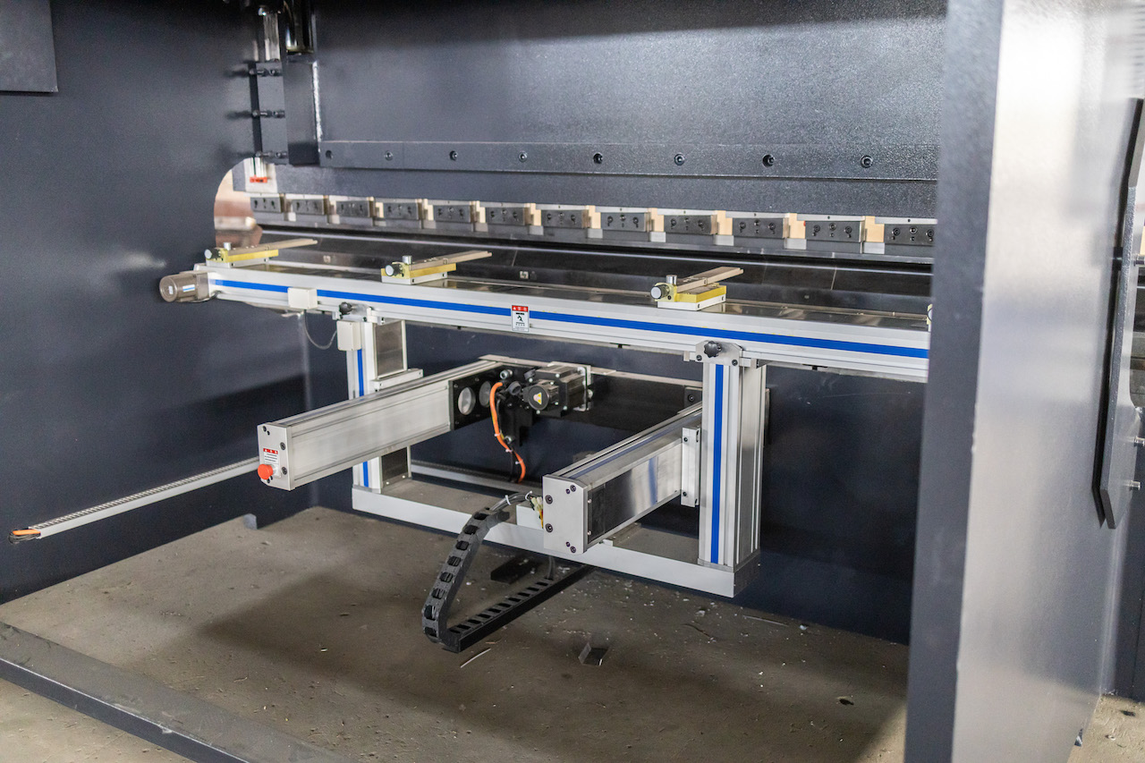 Premsa de fre CNC hidràulica 100t Coronació Premsa fre de Cnc Delem