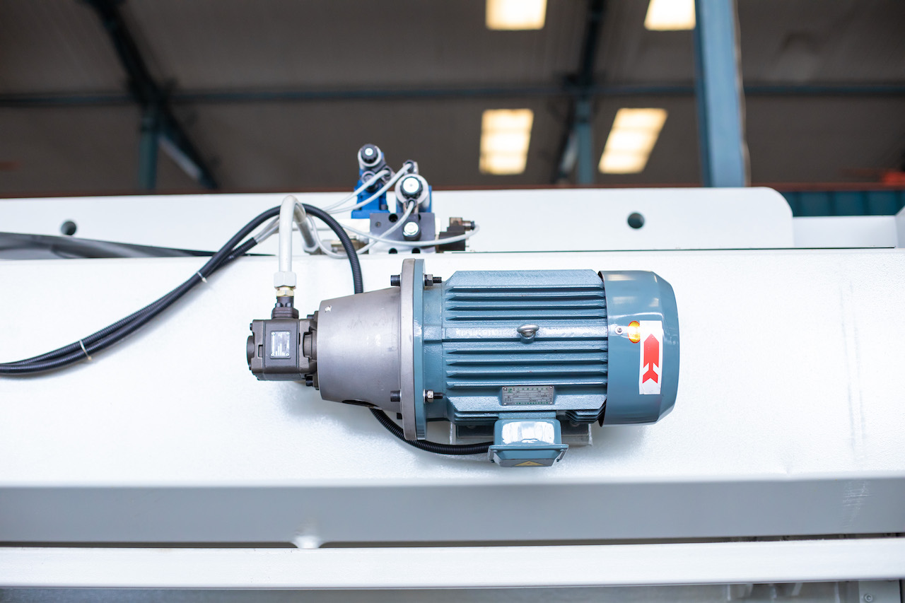 Premsa de fre CNC hidràulica 100t Coronació Premsa fre de Cnc Delem