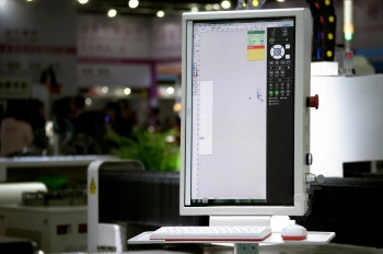 1500*3000mm 500w Racuys Or Ipg Fiber Laser Cutting Machine 1500 * 3000mm 500w Racuys o màquina de tall làser de fibra Ipg