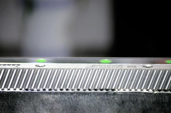 1500*3000mm 500w Racuys Or Ipg Fiber Laser Cutting Machine 1500 * 3000mm 500w Racuys o màquina de tall làser de fibra Ipg