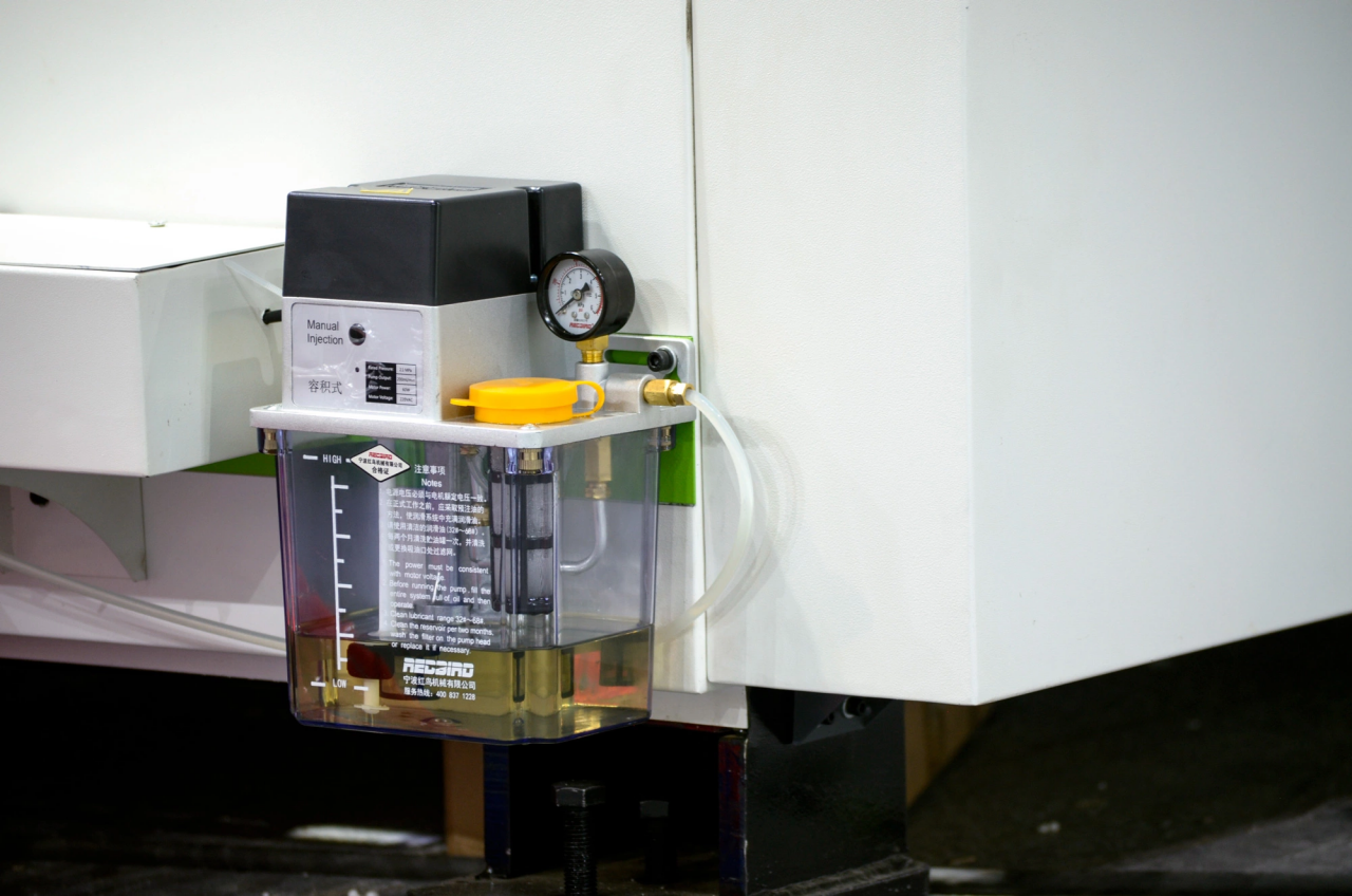 1500*3000mm 500w Racuys Or Ipg Fiber Laser Cutting Machine 1500 * 3000mm 500w Racuys o màquina de tall làser de fibra Ipg