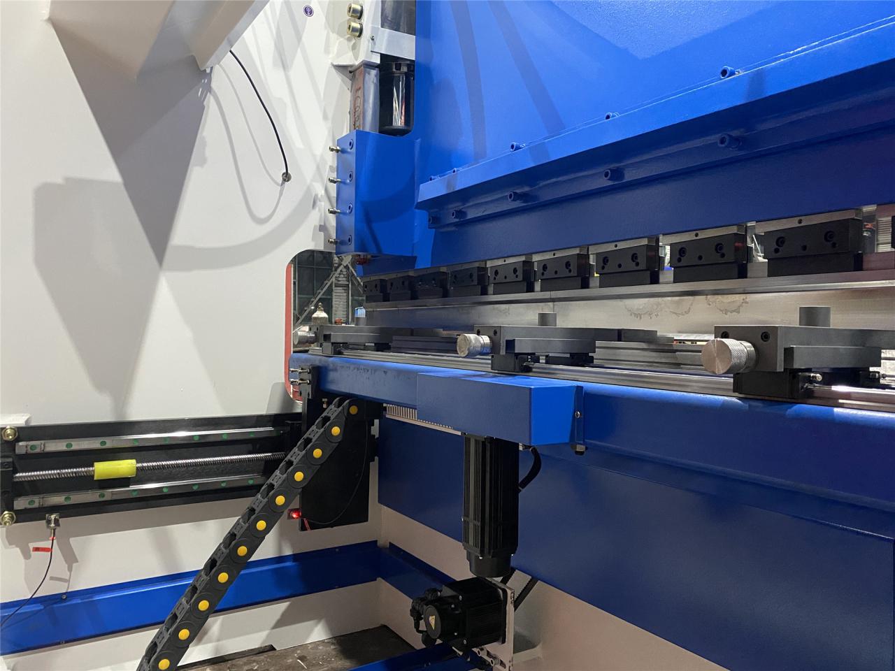 160t-4000 4-axis Cnc Hydraulic Bending Machine Press Brake 160t-4000 Fre de premsa de màquina de doblegar hidràulica CNC de 4 eixos