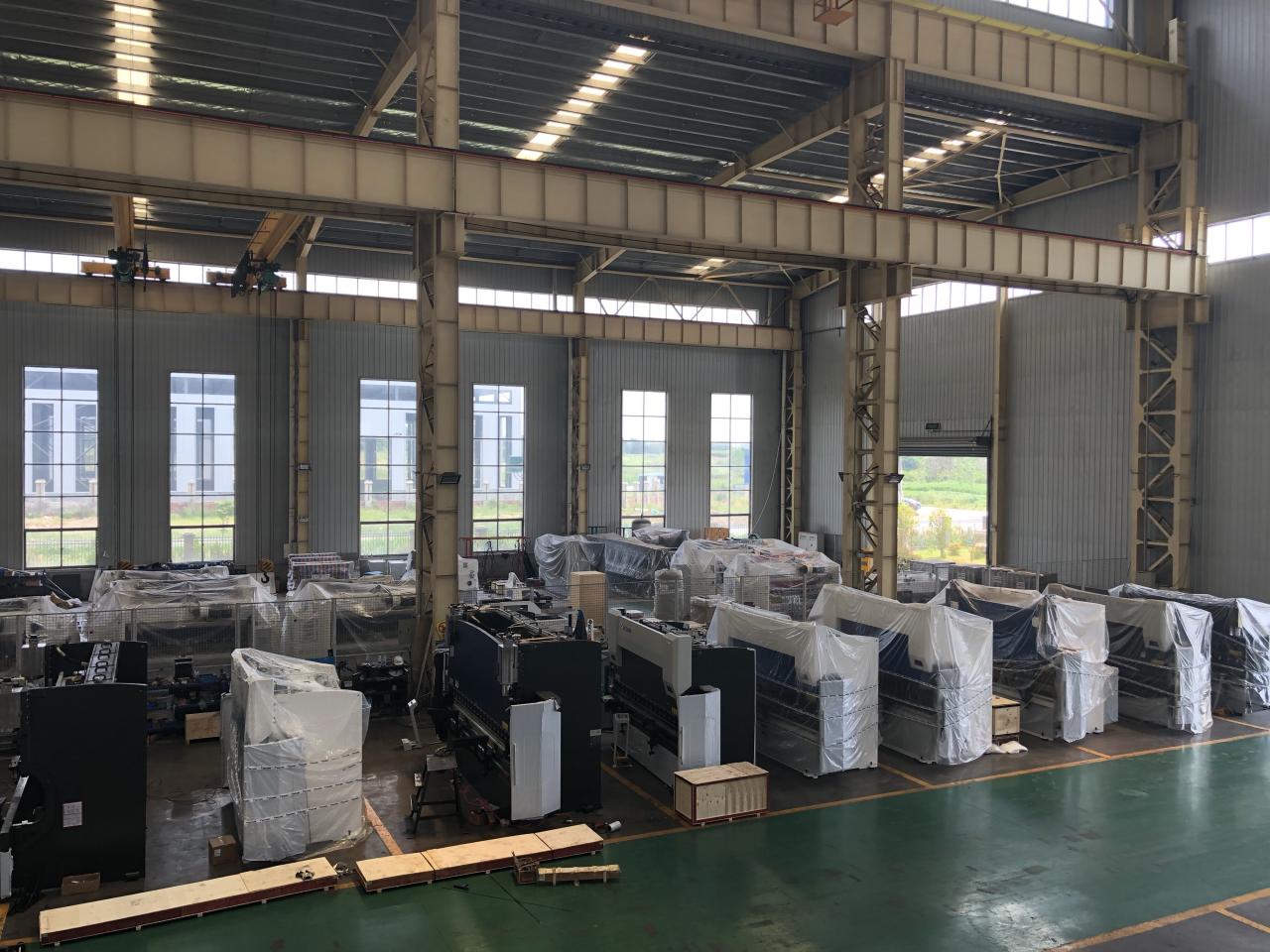 16mm Hydraulic Guillotine Shearing Machine For Sheet Metal Cutting 6 Meters Màquina de cisalla de guillotina hidràulica de 16 mm per a tall de xapa de 6 metres