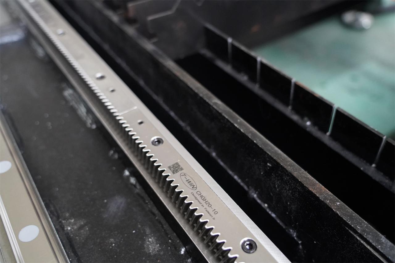 3015 4kw 1kw 2kw 3kw Stainless Steel Cnc Fiber Laser Cutting Machine 3015 4kw 1kw 2kw 3kw Màquina de tall per làser de fibra CNC d'acer inoxidable