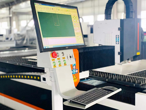 3015 Fiber Laser Cutting Machine For High-Speed Cutting Of 1-6mm Metal Materials Màquina de tall làser de fibra 3015 per a tall d'alta velocitat de materials metàl·lics d'1-6 mm