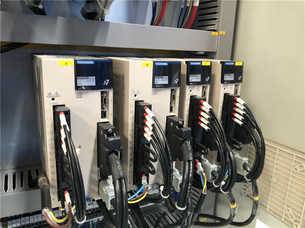 3+1 Axis Cnc Hydraulic Press Brake With Esa System Frega hidràulica Cnc de 3+1 eixos amb sistema Esa