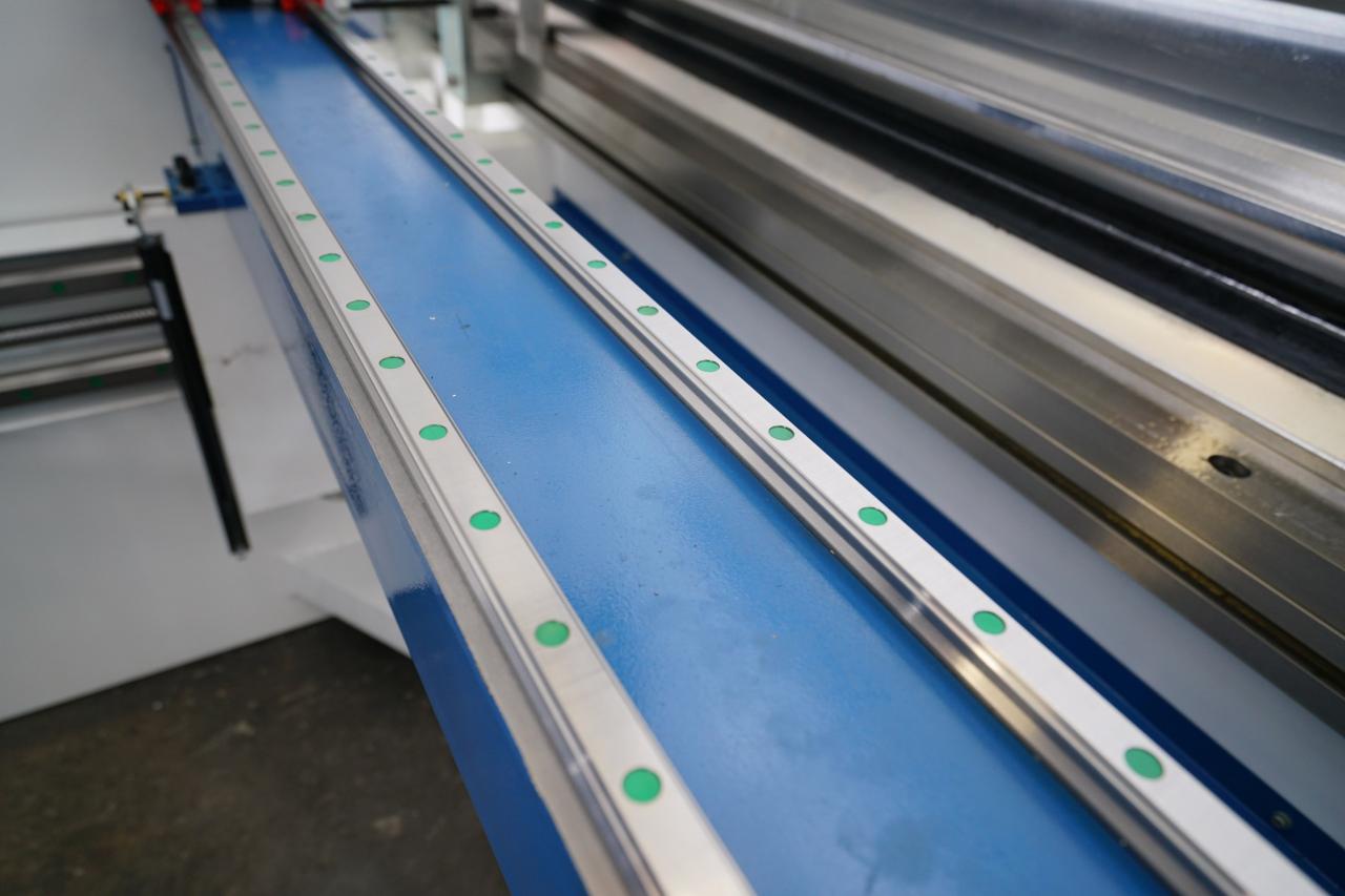 4 Axis Cnc Tandem Press Brake With Delem Da58t 2d Graphical Controller Freno de premsa tàndem CNC de 4 eixos amb controlador gràfic 2d Delem Da58t