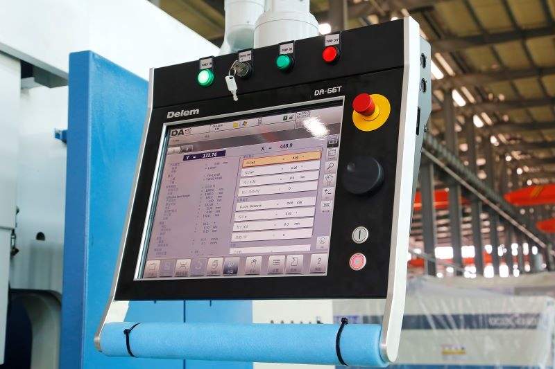 4 Axis Cnc Tandem Press Brake With Delem Da58t 2d Graphical Controller Freno de premsa tàndem CNC de 4 eixos amb controlador gràfic 2d Delem Da58t