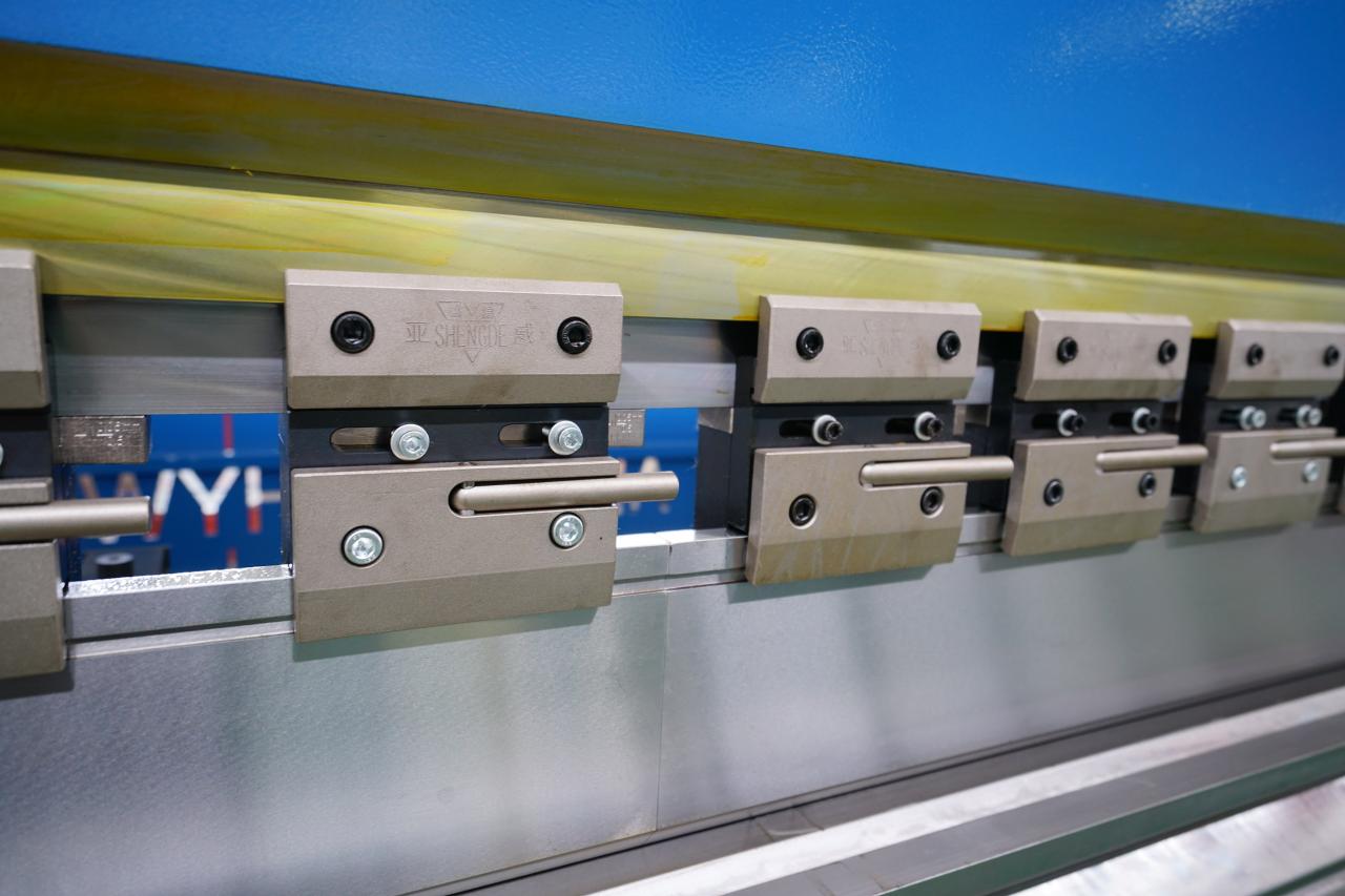 4 Axis Cnc Tandem Press Brake With Delem Da58t 2d Graphical Controller Freno de premsa tàndem CNC de 4 eixos amb controlador gràfic 2d Delem Da58t