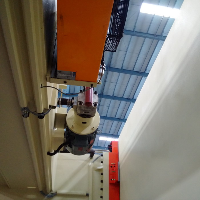 4 Axis Cnc Tandem Press Brake With Delem Da58t 2d Graphical Controller Freno de premsa tàndem CNC de 4 eixos amb controlador gràfic 2d Delem Da58t