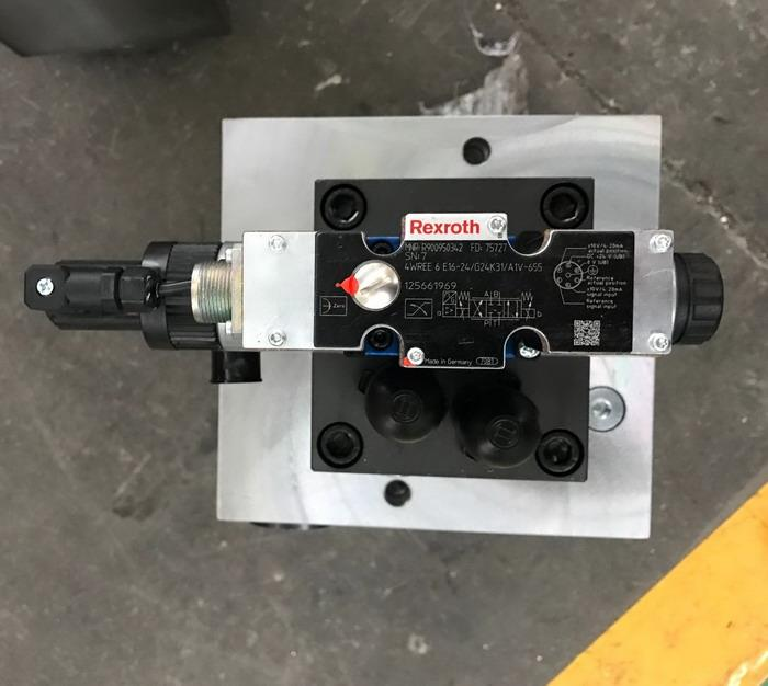 4 Axis Cnc Tandem Press Brake With Delem Da58t 2d Graphical Controller Freno de premsa tàndem CNC de 4 eixos amb controlador gràfic 2d Delem Da58t