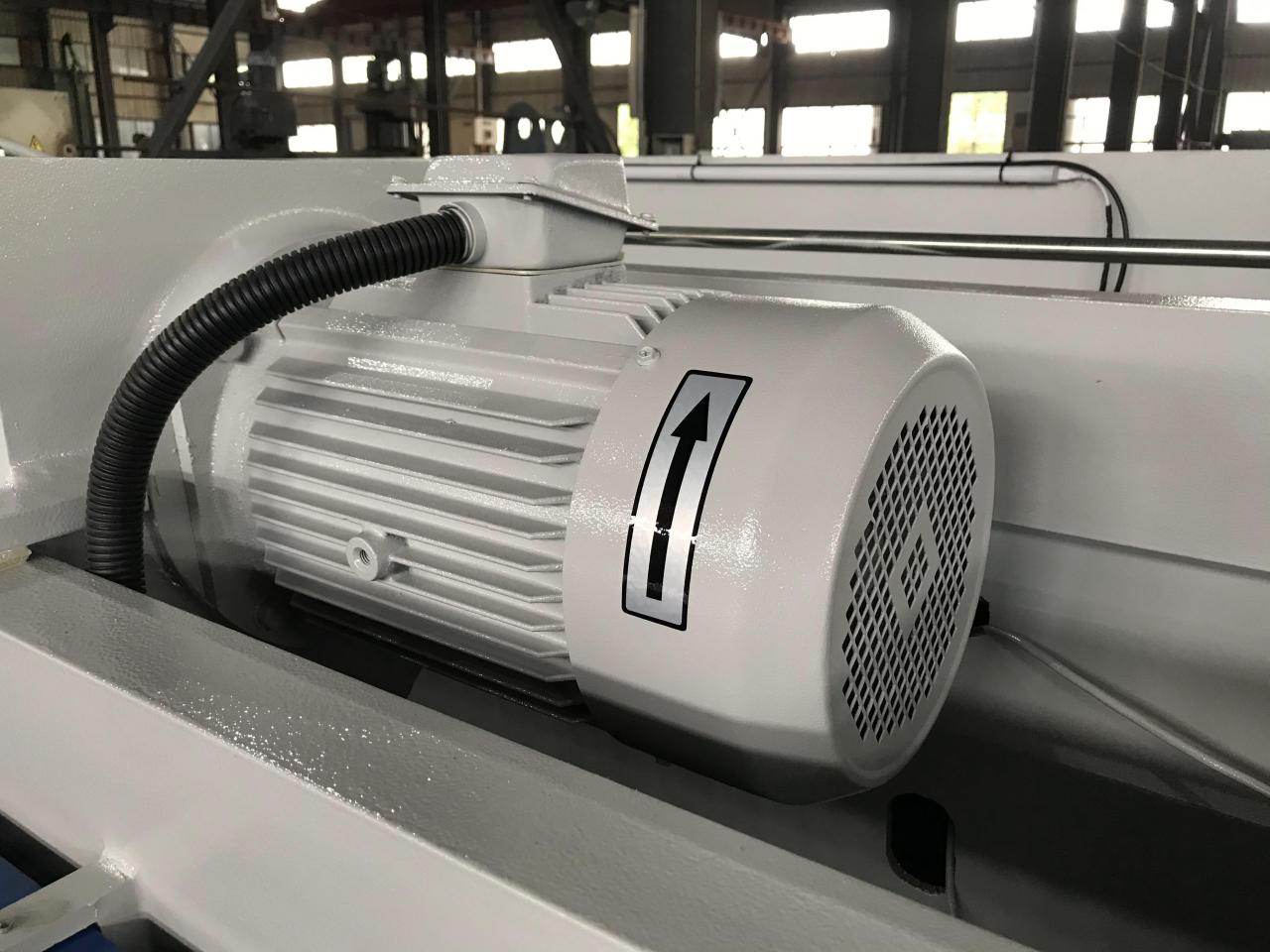 4mm Oem Qc11y-8x3200 Nc Hydraulic Guillotine Guillotine Shearing Machine Màquina de cisalla de guillotina de guillotina hidràulica OEM Qc11y-8x3200 Nc de 4 mm