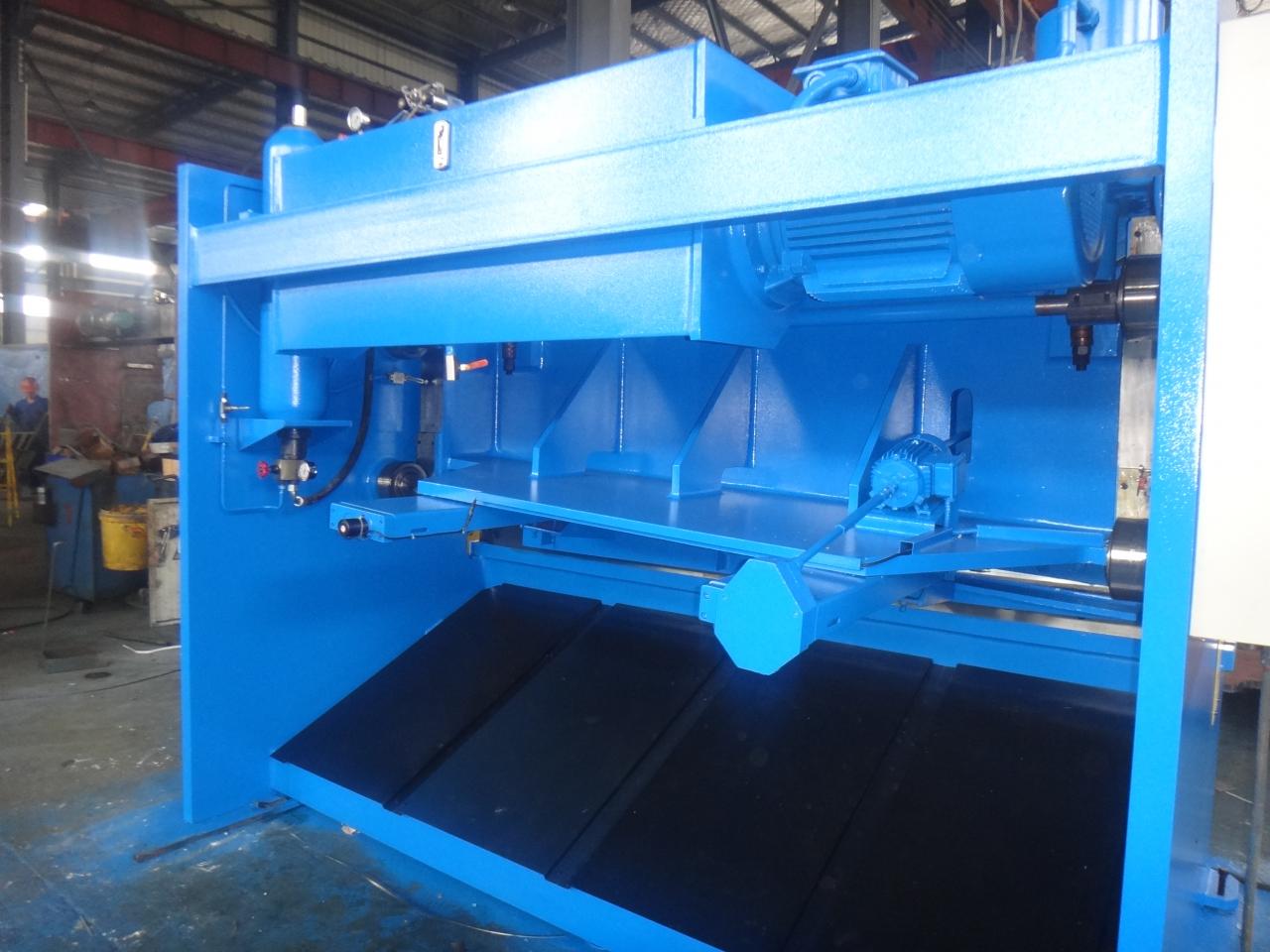 4mm Oem Qc11y-8x3200 Nc Hydraulic Guillotine Guillotine Shearing Machine Màquina de cisalla de guillotina de guillotina hidràulica OEM Qc11y-8x3200 Nc de 4 mm
