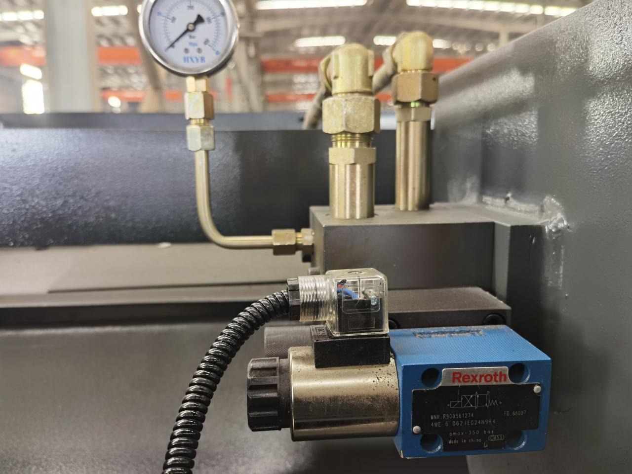 Màquina de tall de plaques d'acer inoxidable de 6x3200 mm, màquina automàtica de cisalla de xapes de ferro