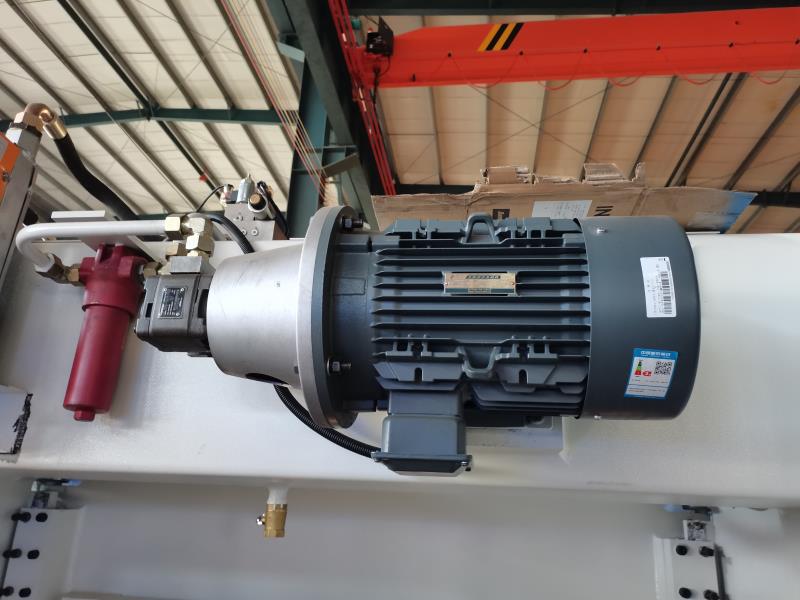 China Metal Hydraulic Press Brake Machine With Reasonable Price Màquina de fre de premsa hidràulica de metall de la Xina amb un preu raonable