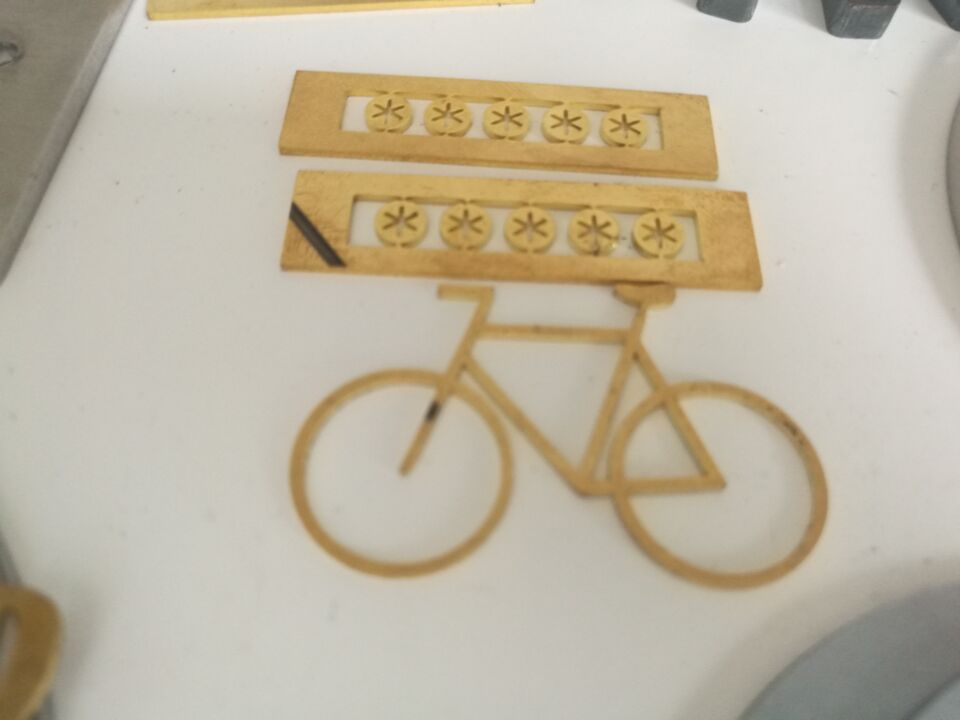 Cnc Fiber Laser Metal Cutting Machine 2000w Fiber Laser Cutting Machine Màquina de tall de metall per làser de fibra CNC Màquina de tall per làser de fibra de 2000w