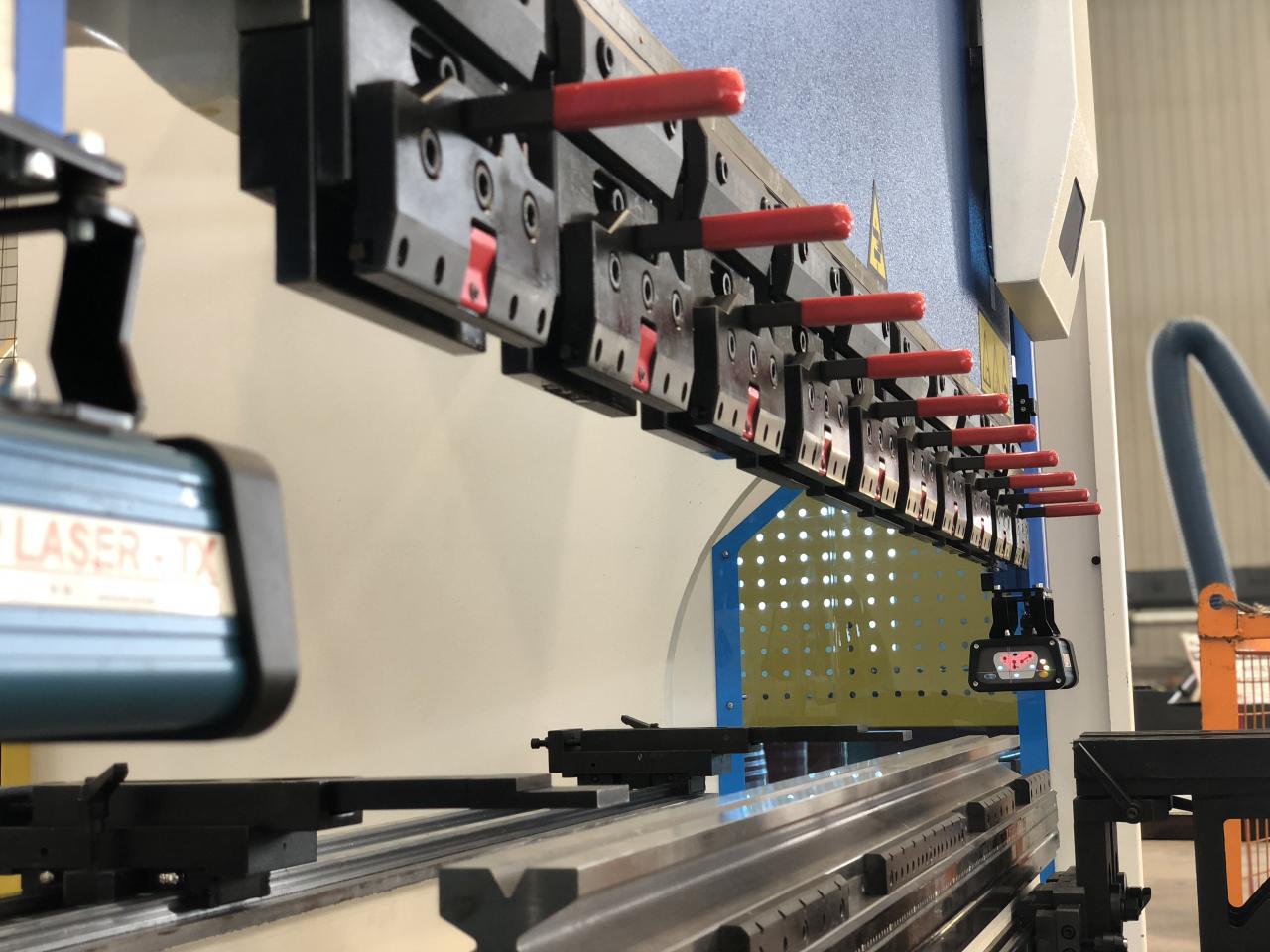 Cnc Hydraulic Bending Machine 160x3200 Press Brake Price Dobladora hidràulica CNC 160x3200 Preu del fre de premsa