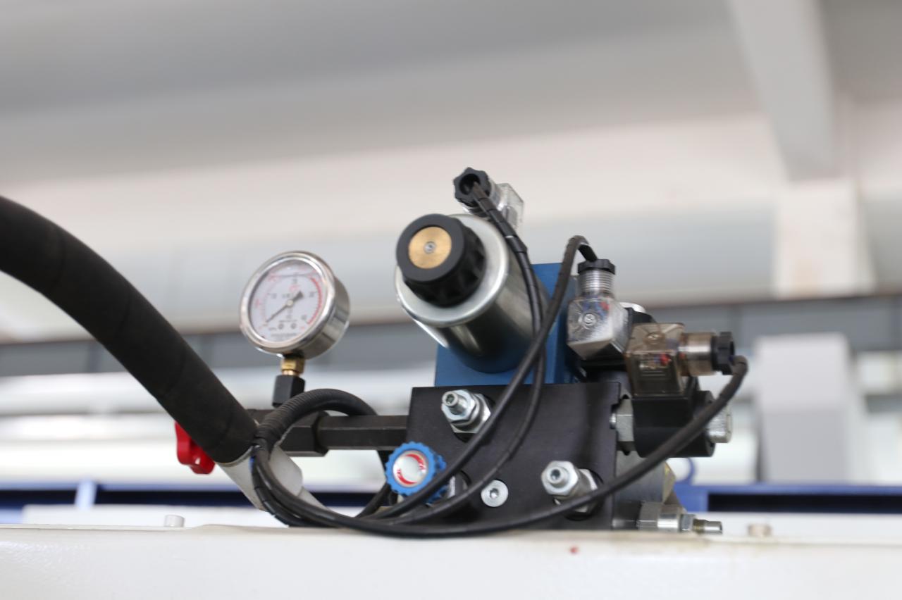 Cnc Hydraulic Press Brake Machine Bending Servo Electric Press Brake 40T Màquina de fre de premsa hidràulica CNC que dobla el fre de premsa elèctrica servo 40T