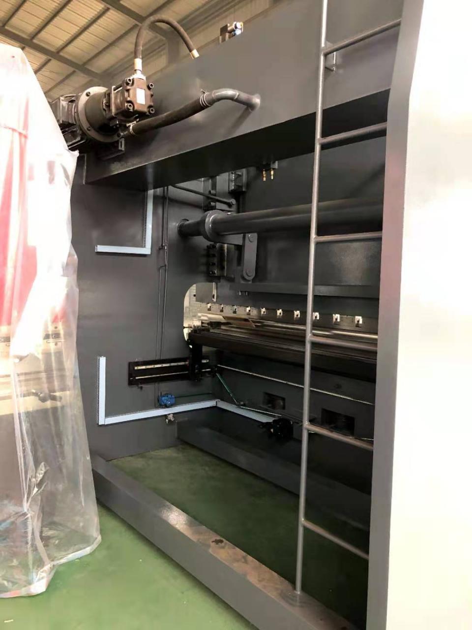 Da53t Cnc System Controller 125t4000 3+1 Axis Cnc Hydraulic Press Brake With Good Quality Controlador de sistema CNC Da53t 125t4000 Fre de premsa hidràulica CNC de 3 + 1 eixos amb bona qualitat