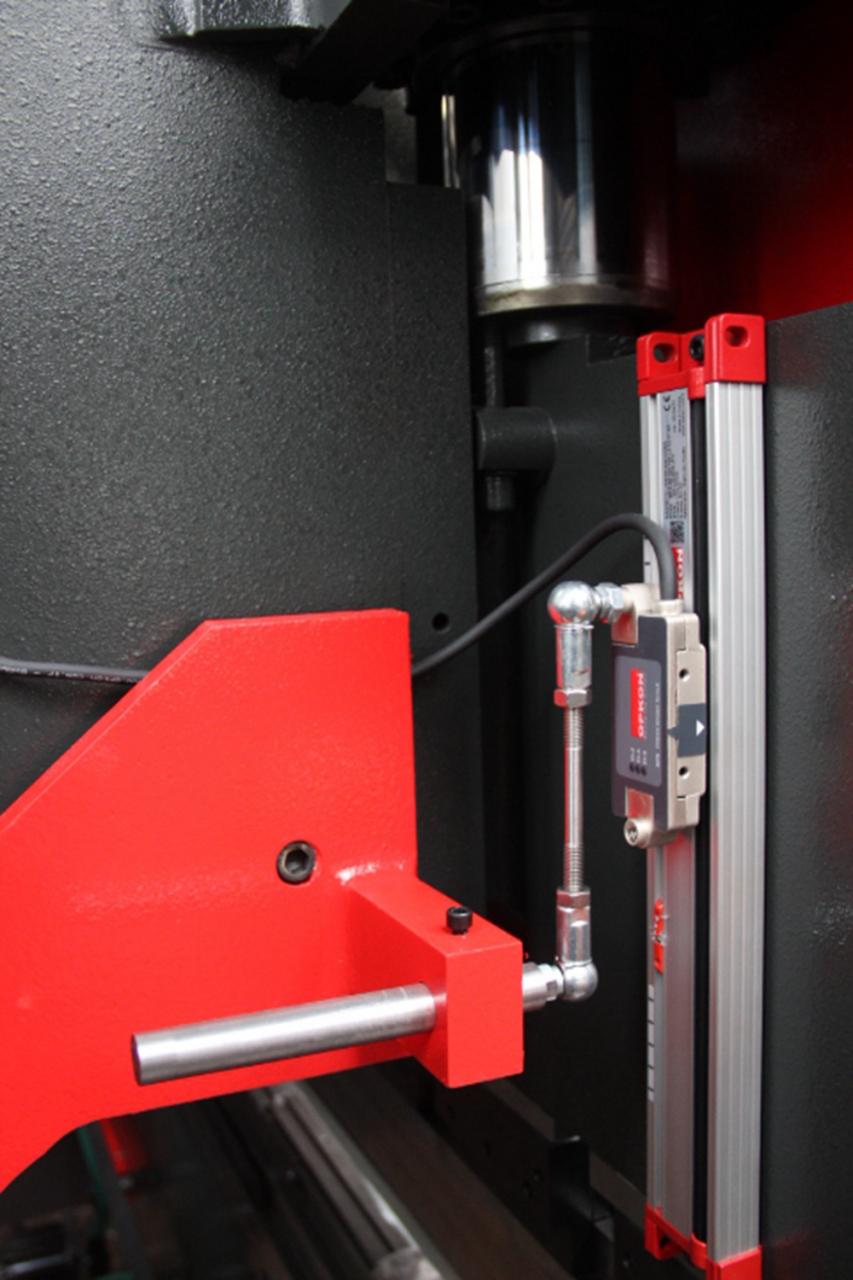 Delem Da66t 125 3+1 4+1 6+1 8+1 Cnc Hydraulic Press Brake For Metal Plate Bending Delem Da66t 125 3+1 4+1 6+1 8+1 Fre de premsa hidràulica CNC per a la flexió de plaques metàl·liques