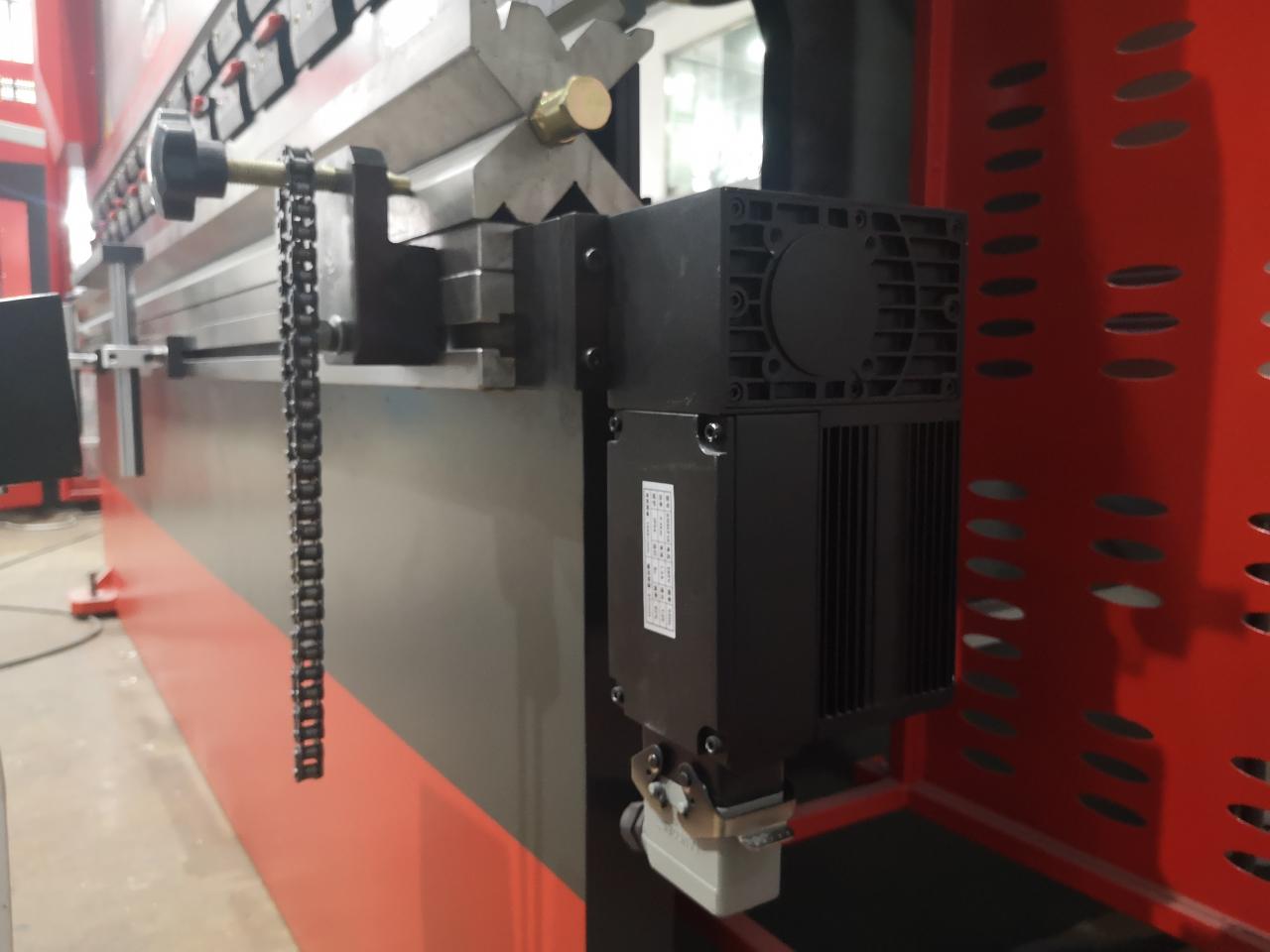 Delem Da66t 125 3+1 4+1 6+1 8+1 Cnc Hydraulic Press Brake For Metal Plate Bending Delem Da66t 125 3+1 4+1 6+1 8+1 Fre de premsa hidràulica CNC per a la flexió de plaques metàl·liques