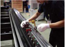 Fiber Laser Cutting Machine Masterline 8kw,4000x2000mm,With Ipg Laser Source Màquina de tall làser de fibra Masterline 8kw, 4000x2000mm, amb font làser Ipg