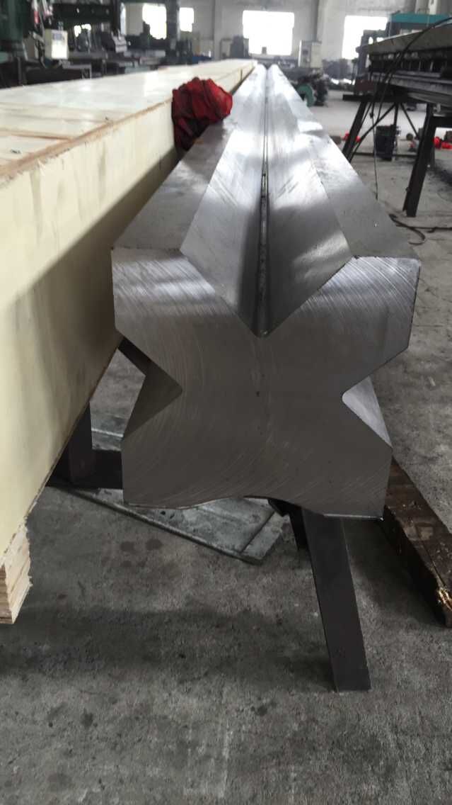 Full Automatic High Power Sheet Bending Machine And Cnc Press Brake Machine Màquina plegadora de fulls d'alta potència automàtica i màquina de fre de premsa CNC