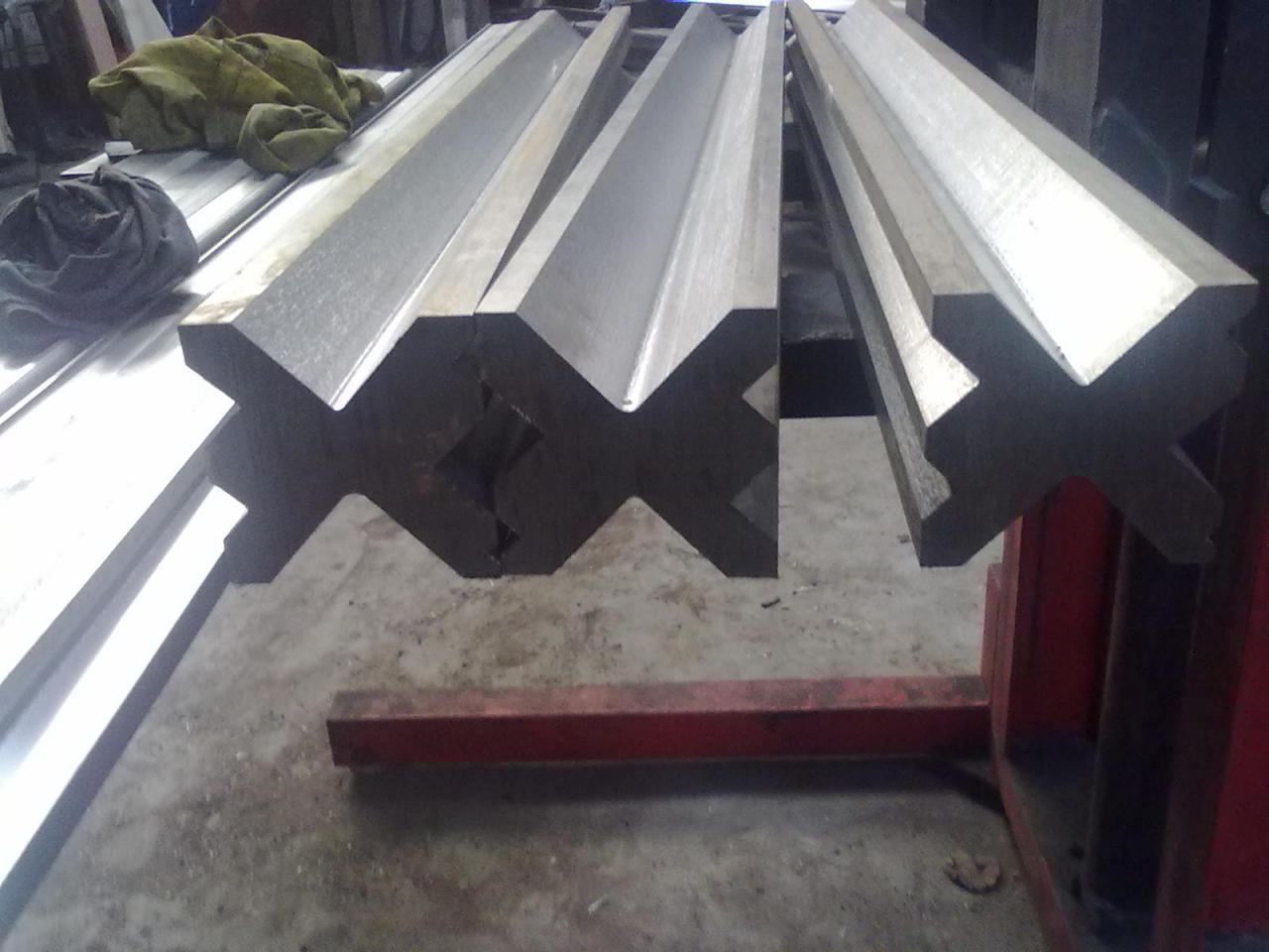 Full Automatic High Power Sheet Bending Machine And Cnc Press Brake Machine Màquina plegadora de fulls d'alta potència automàtica i màquina de fre de premsa CNC