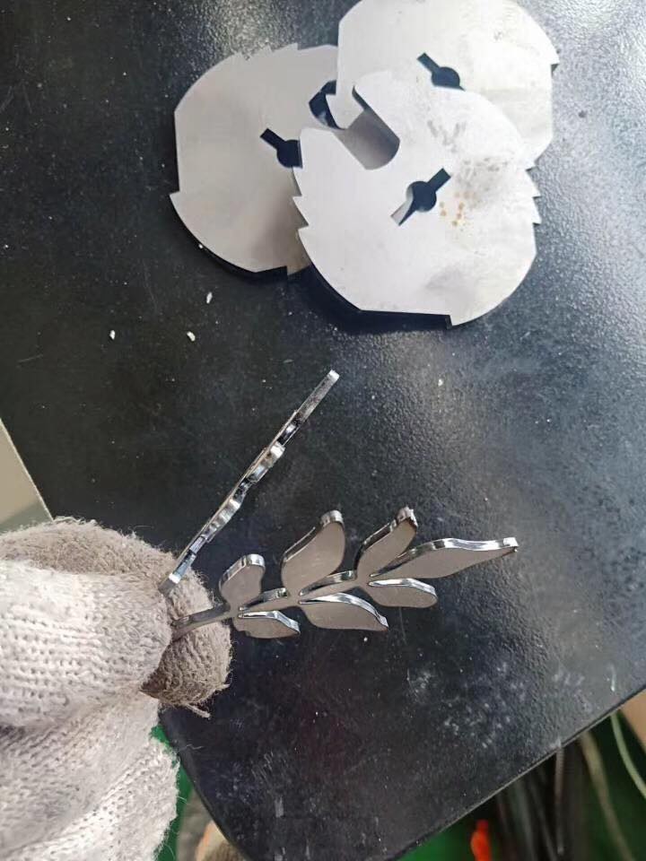 Màquina de tall làser de fibra CNC d'alta potència 3015 2000W