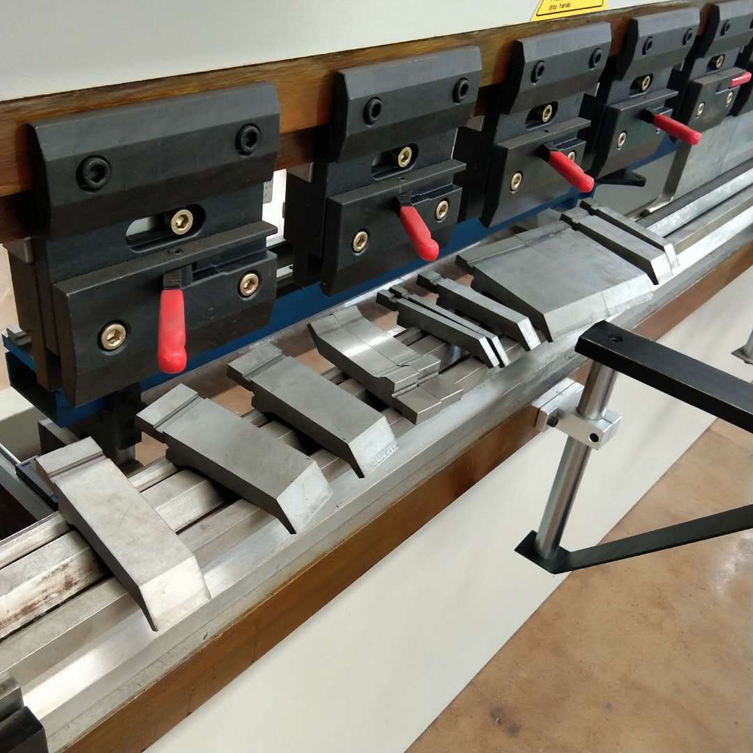 Fre de premsa hidràulica de 130t/3200mm 4+1 eix Delem Da53t Cnc fre de premsa