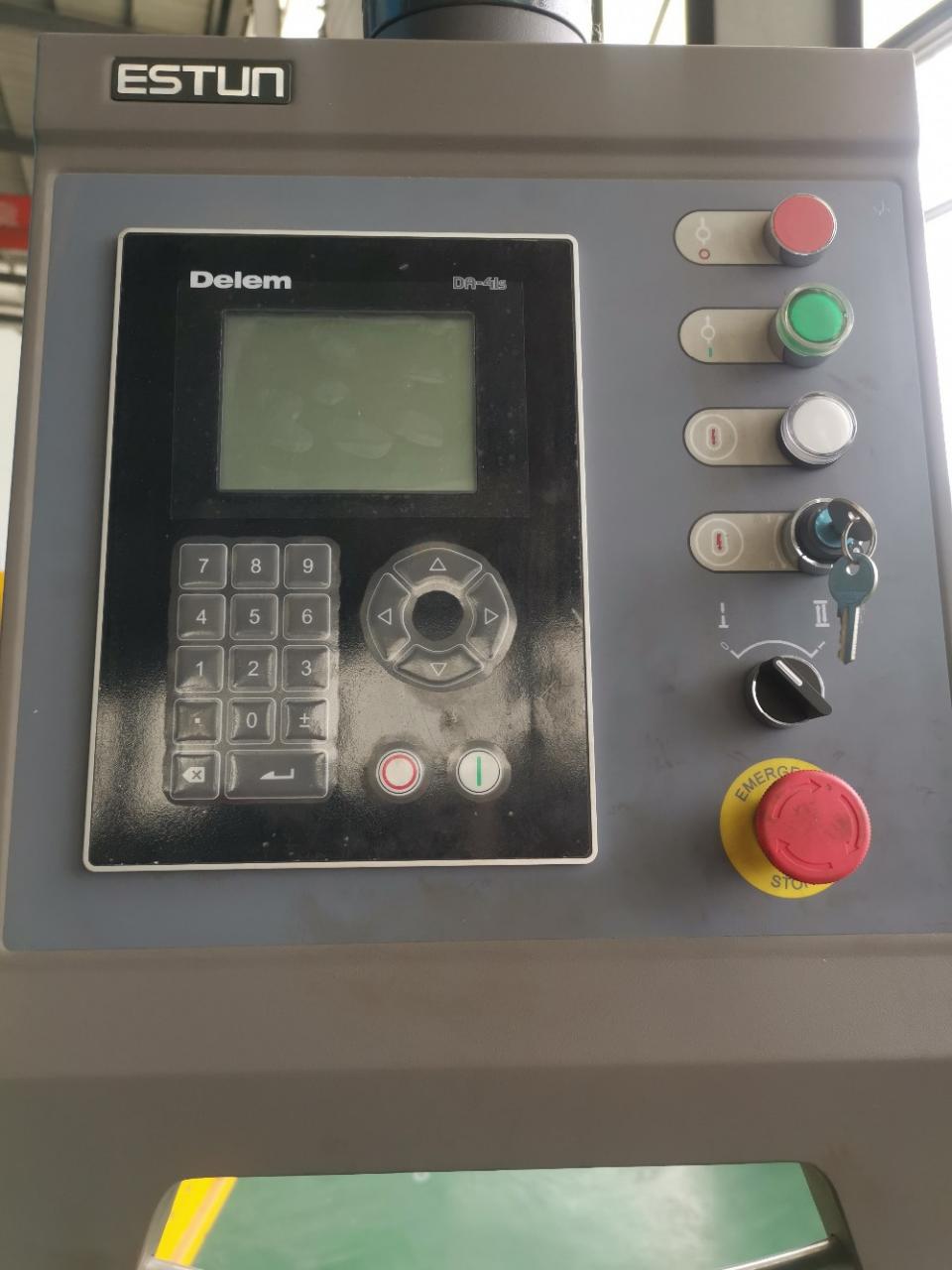 Hydraulic Stainless Steel Wc67y/k-300/6000 Mould Crowning Press Brake Fre de premsa de coronació hidràulica d'acer inoxidable Wc67y/k-300/6000