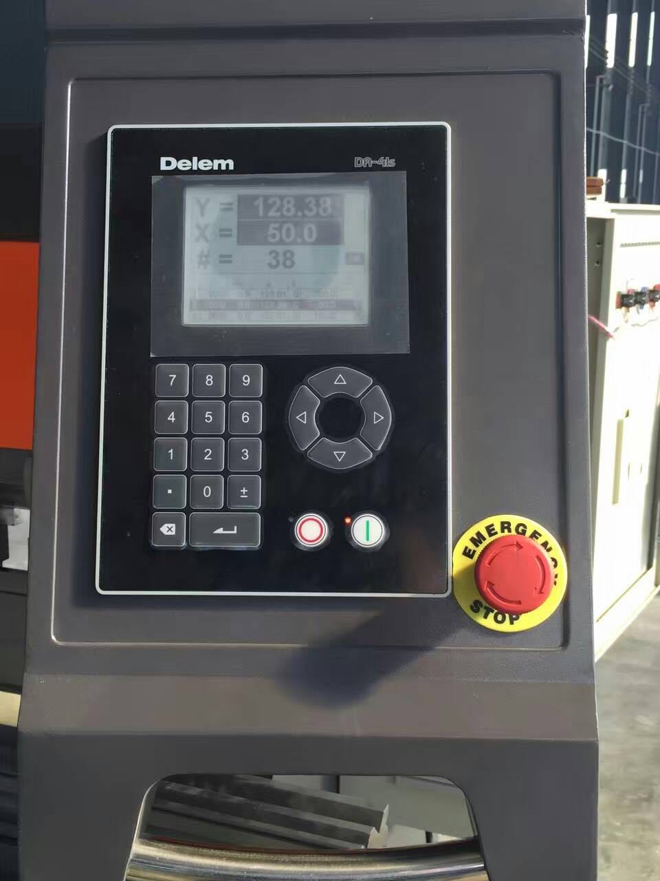 Hydraulic Stainless Steel Wc67y/k-300/6000 Mould Crowning Press Brake Fre de premsa de coronació hidràulica d'acer inoxidable Wc67y/k-300/6000