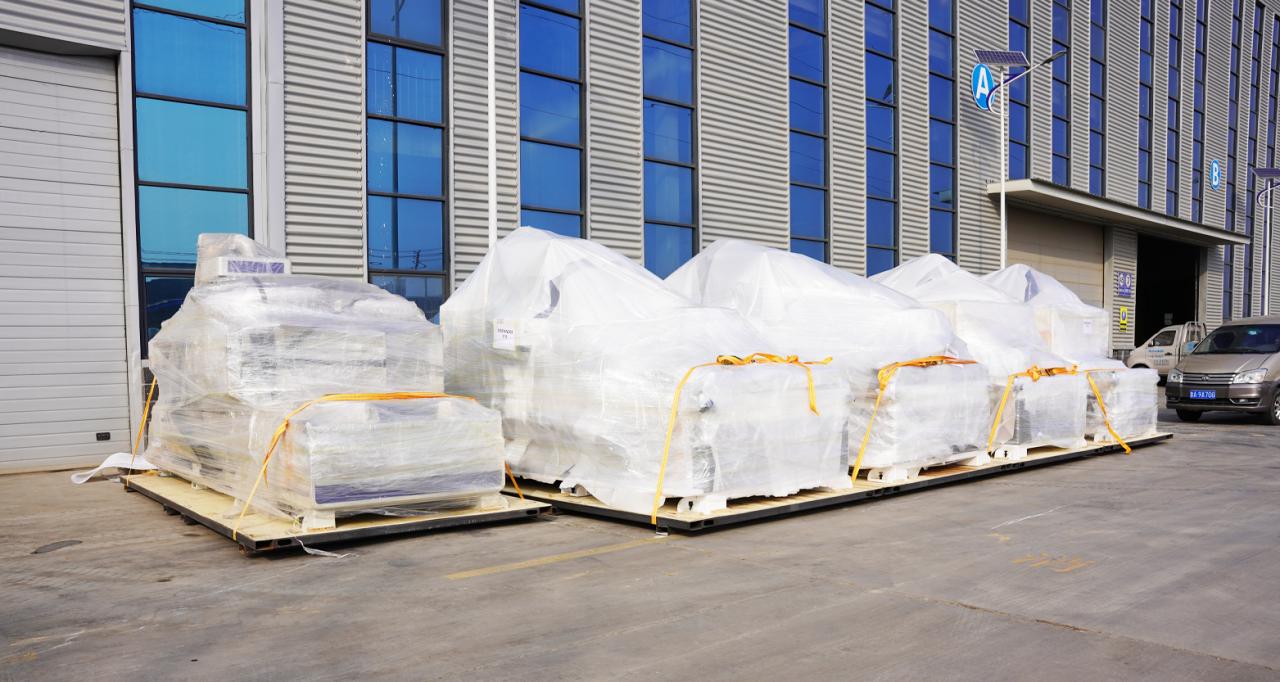 Laser Source 2000w 3000w Fiber Laser Cutting Machine Font làser 2000w 3000w Màquina de tall làser de fibra