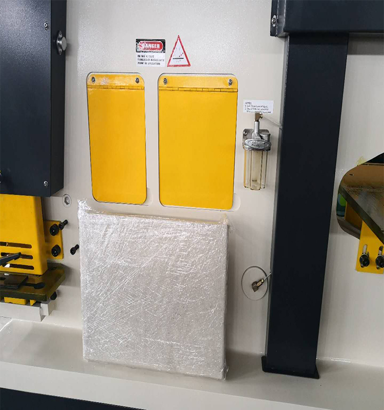 Metal Cutting Hydraulic Steelworkers Machine For Punching Cropping Notching Cutting Màquina hidràulica d'acer de tall de metall per perforar tall de tall d'osques