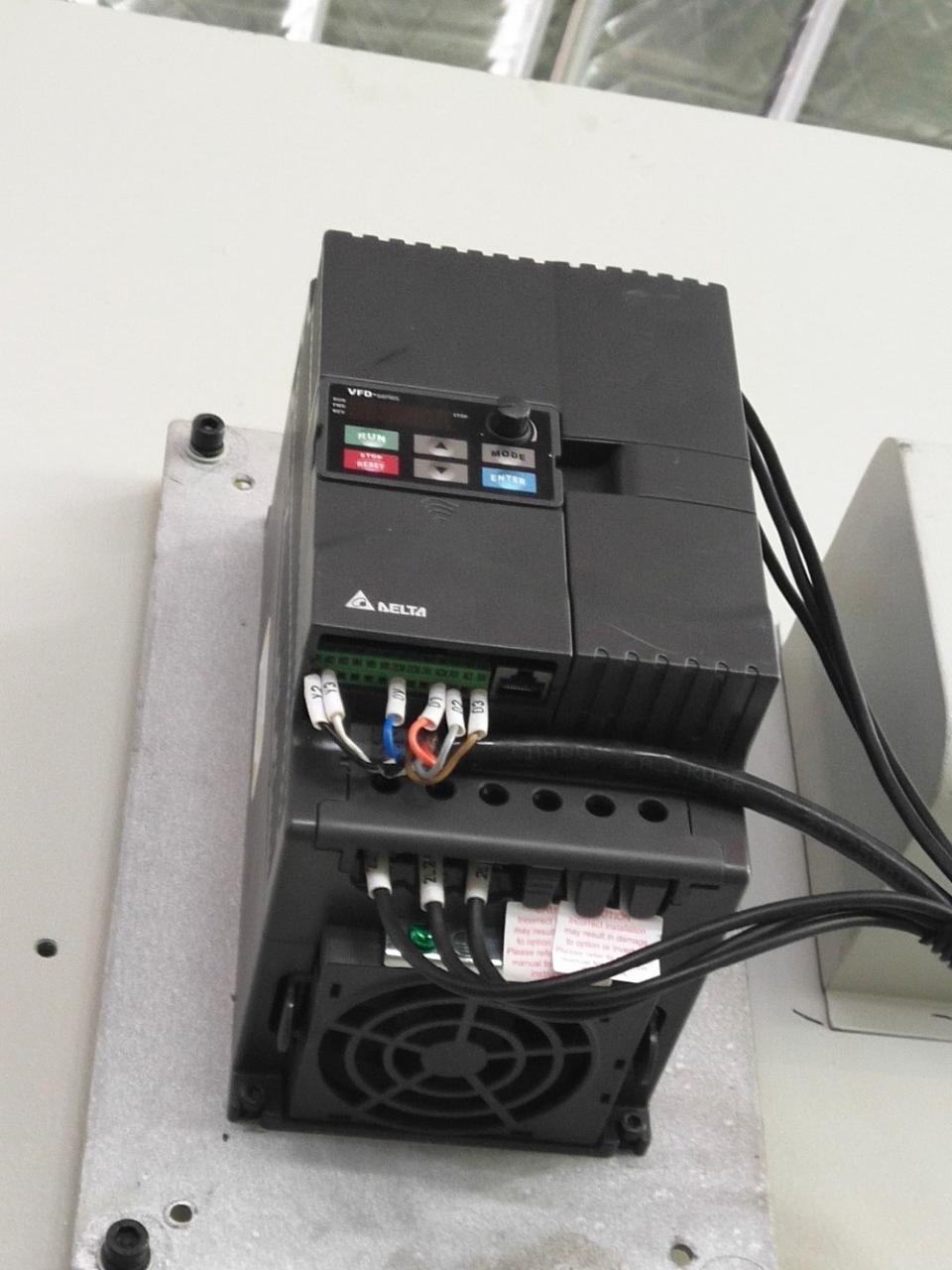 Màquina de premsa de punxó d'alt rendiment d'embragatge de fricció pneumàtic