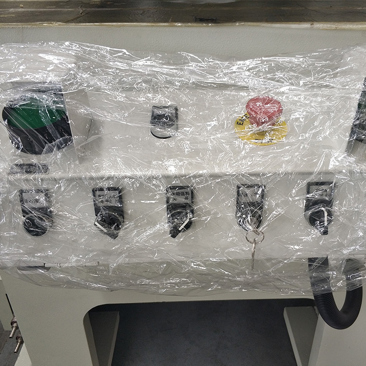 Pneumatic Friction Clutch High Performance Punch Press Machine Màquina de premsa de punxó d'alt rendiment d'embragatge de fricció pneumàtic