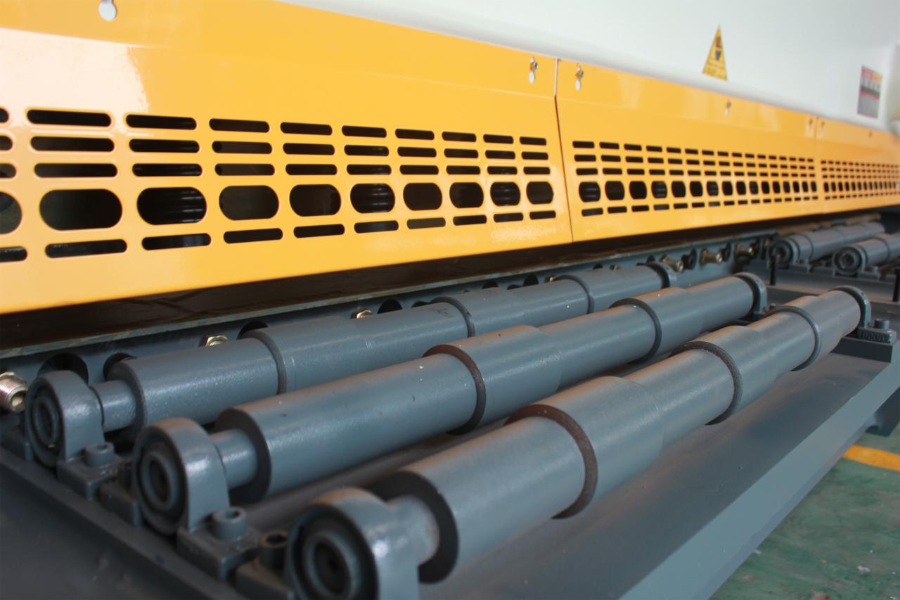 Qc11y Metal Plate Hydraulic Guillotine Shearing Machine For Sale Màquina de cisalla de guillotina hidràulica de plaques metàl·liques Qc11y en venda