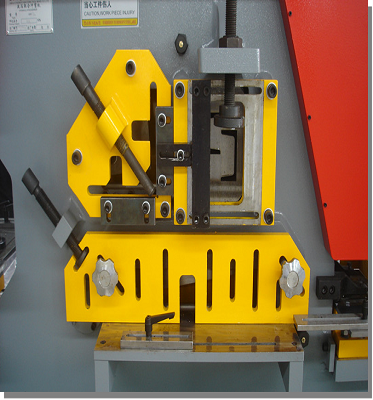 Steel Plate Angle Cutting Punching Notching Machine Hydraulic Ironworker For Sale Màquina de perforació de tall d'angle de placa d'acer Ferreteria hidràulica en venda